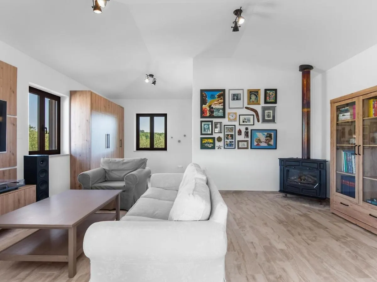Adorable Villa With Private Pool And Terrace Bužinija