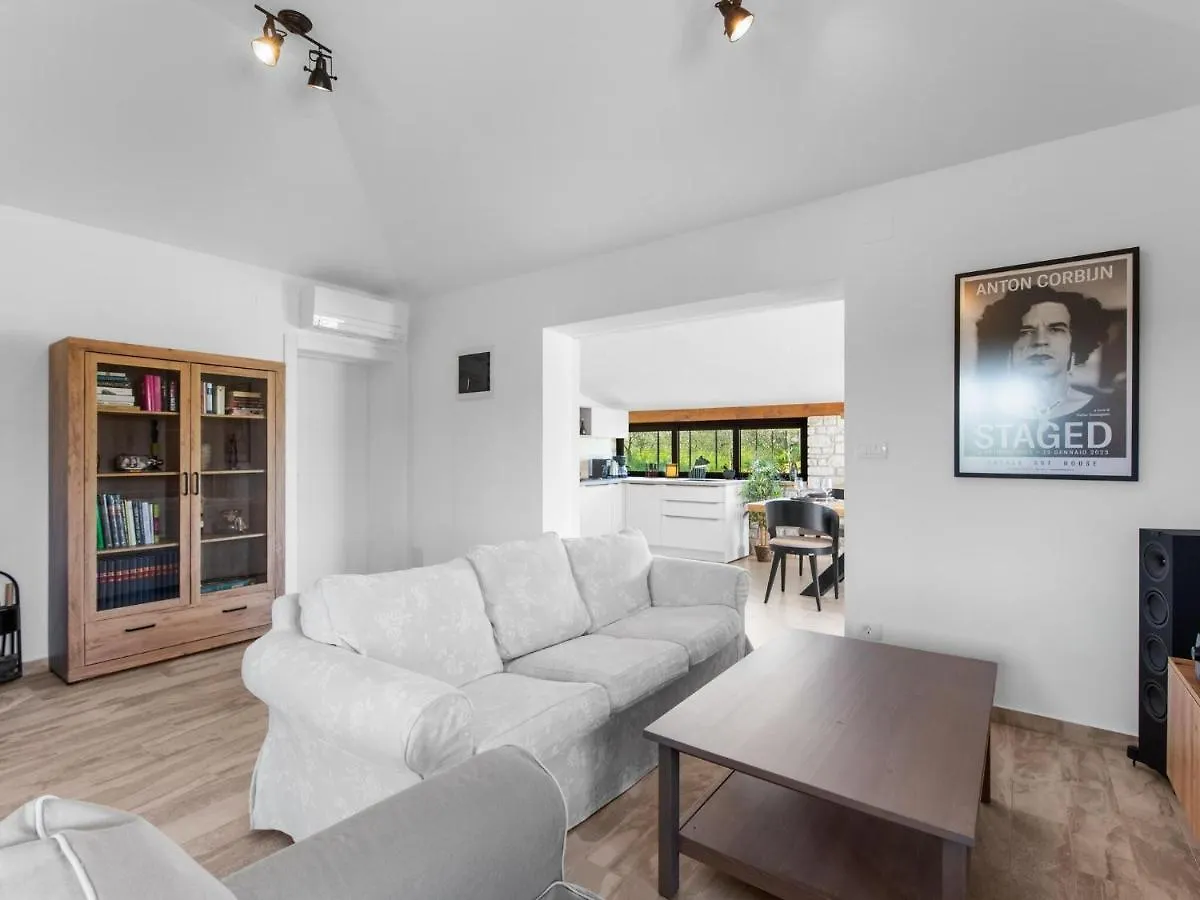 Adorable Villa With Private Pool And Terrace Bužinija